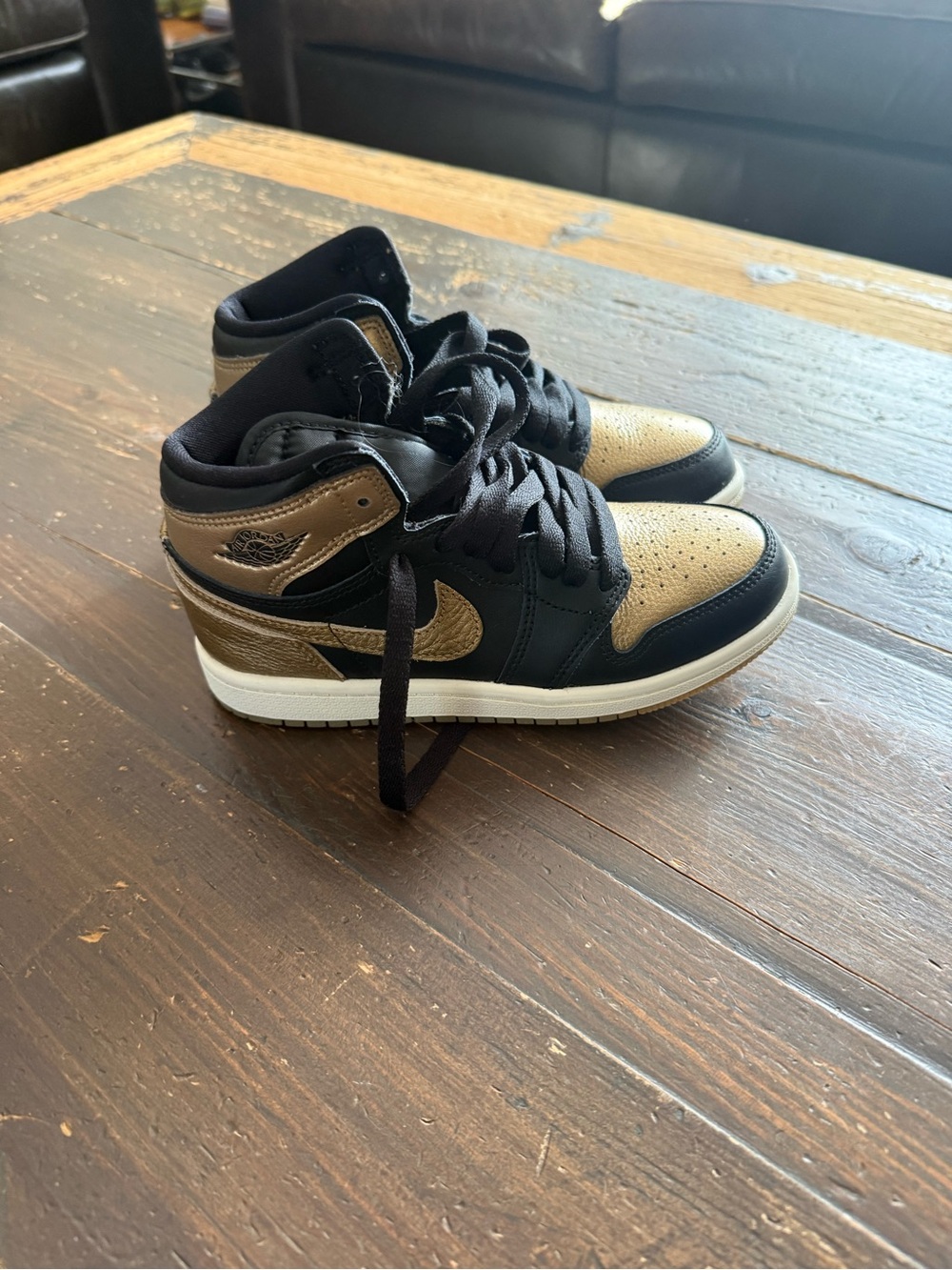 Jordan Kids High-Top Sneakers in Black and Metallic Gold